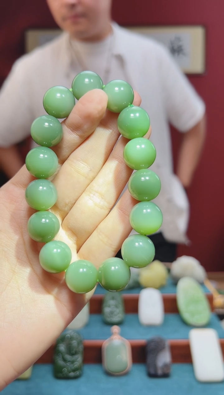 和田玉未镶嵌吊坠(不含链)1