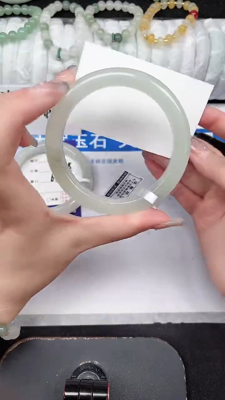 未镶嵌手镯石英质玉252-64/65
