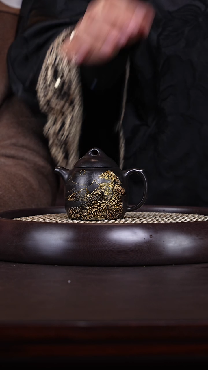 【闪购商品】紫砂茶壶储立强21-73 高黑料秦权200c