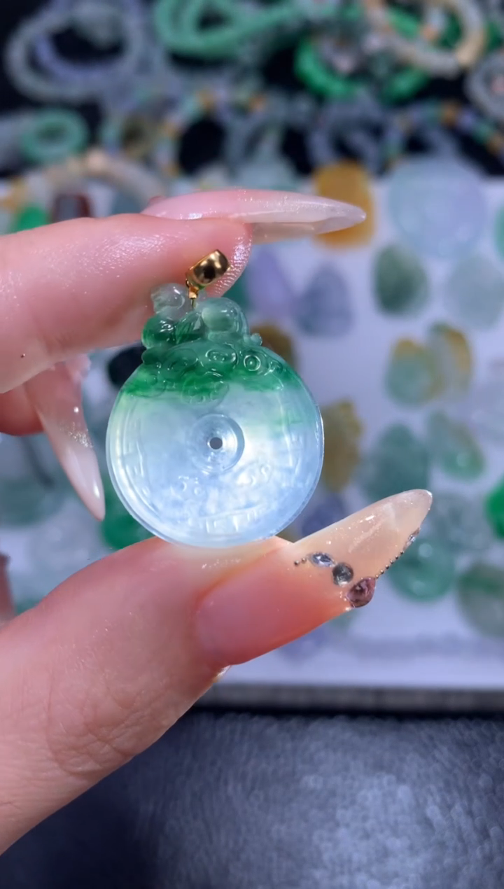 翡翠18K金镶嵌颈饰48小时鉴赏期