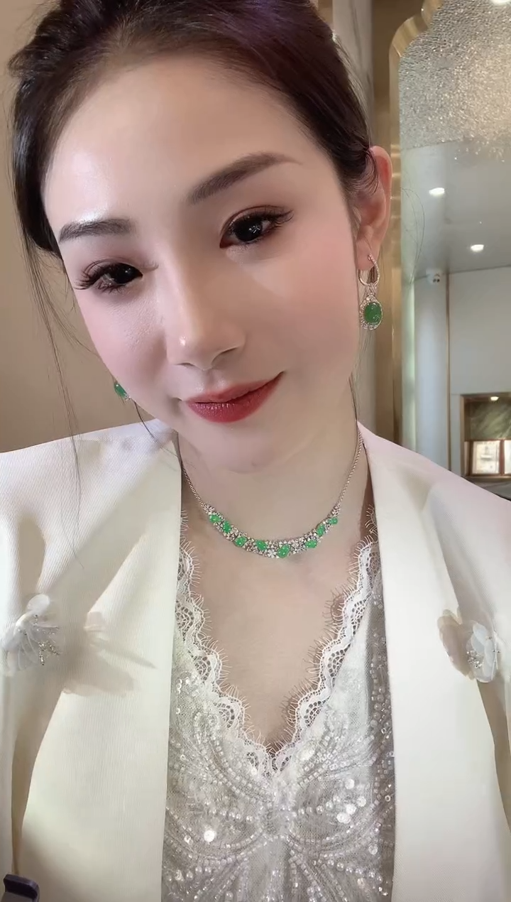 【闪购商品】翡翠套链18K金镶嵌A75翡翠