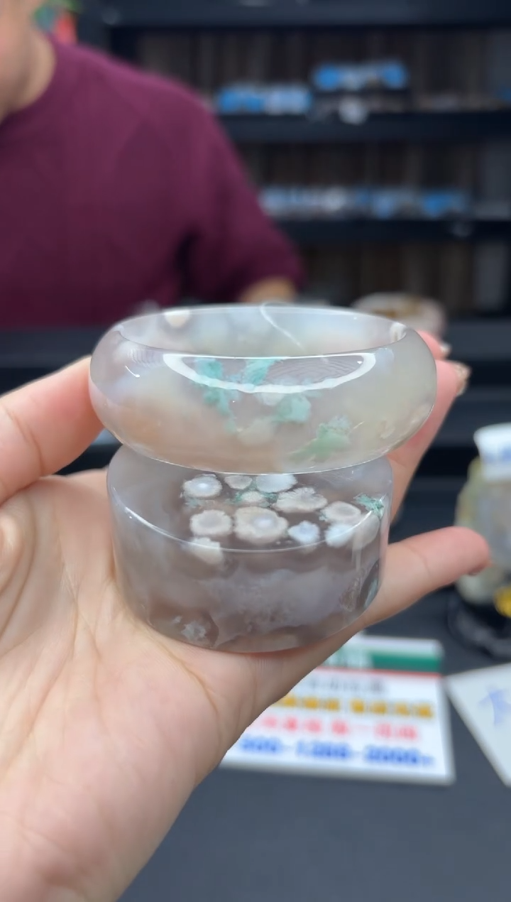 【闪购商品】石英质玉手镯未镶嵌1096（55圈赠送镯心）