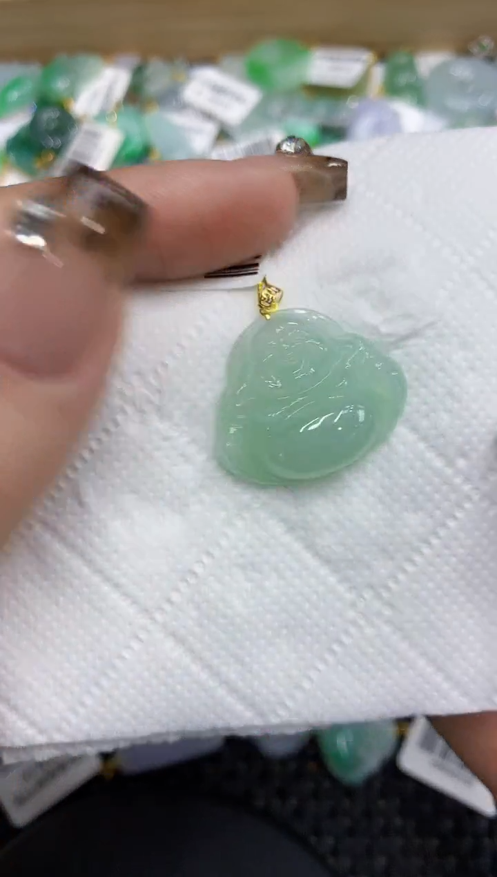 翡翠18K金镶嵌颈饰111111111111