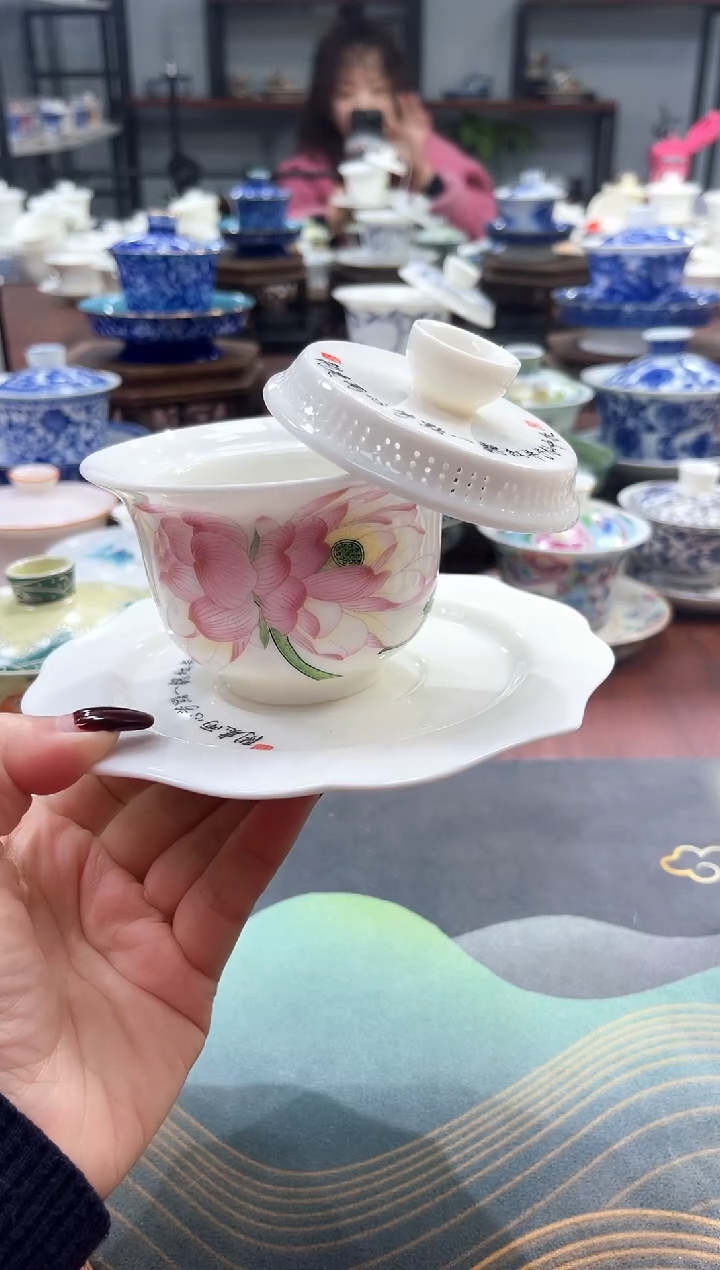 【闪购商品】360度出水荷花悬停盖碗