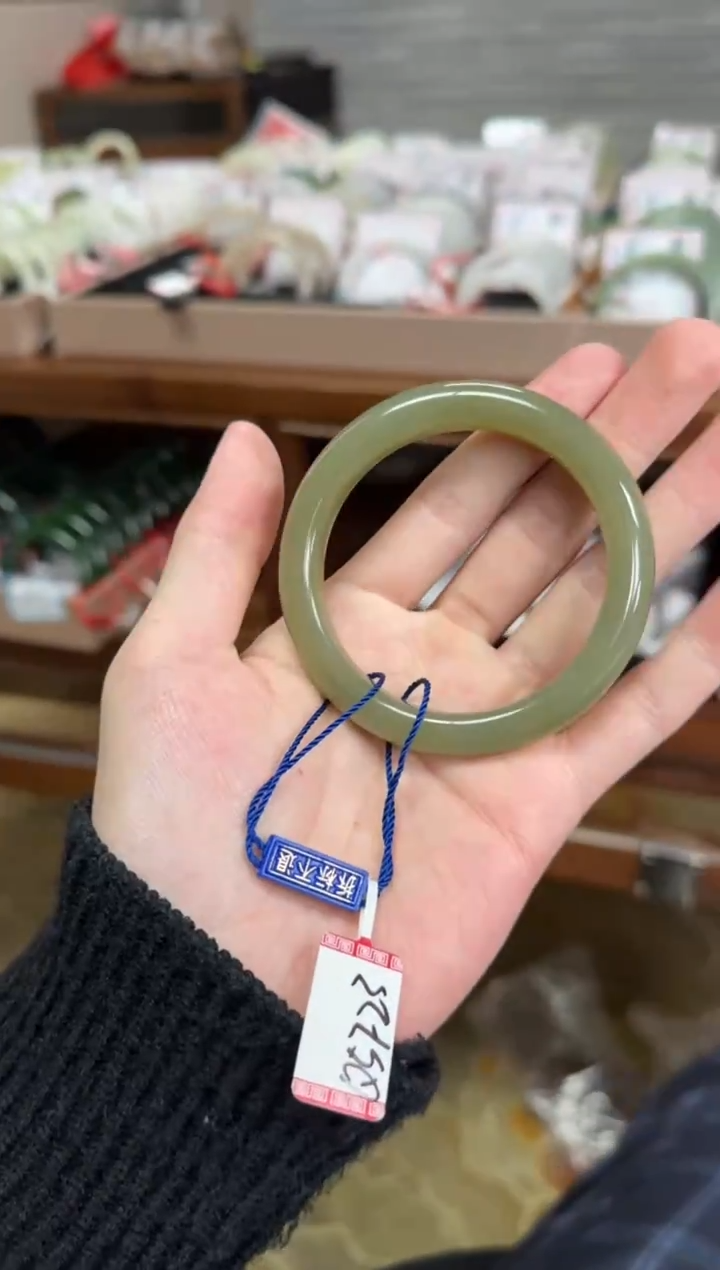 未镶嵌手镯和田玉57