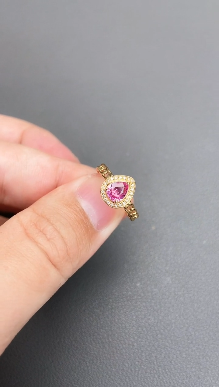 戒指彩色蓝宝石18K金镶嵌0.5ct以上/七天鉴赏