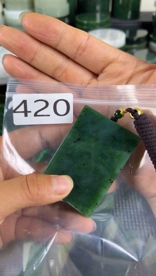 和田玉未镶嵌珠宝半成品牌子