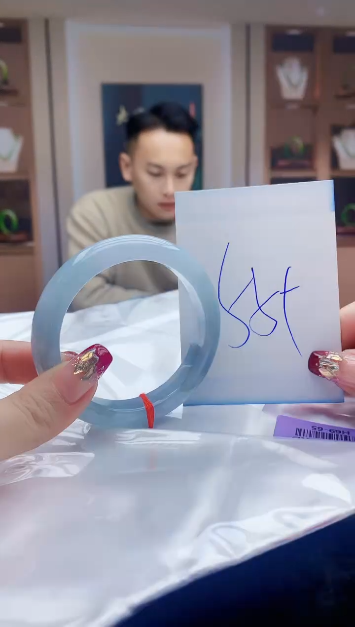 【闪购商品】翡翠手镯未镶嵌      H69-65