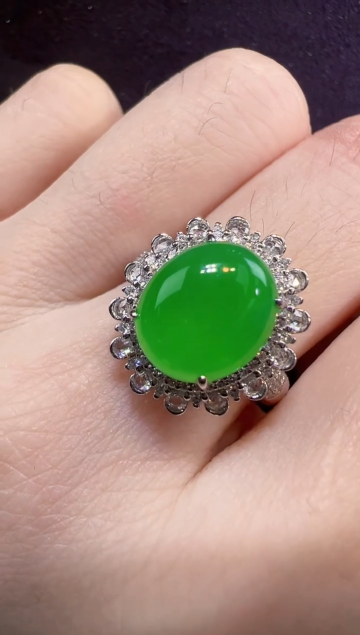 翡翠戒指18K金镶嵌蛋面戒指