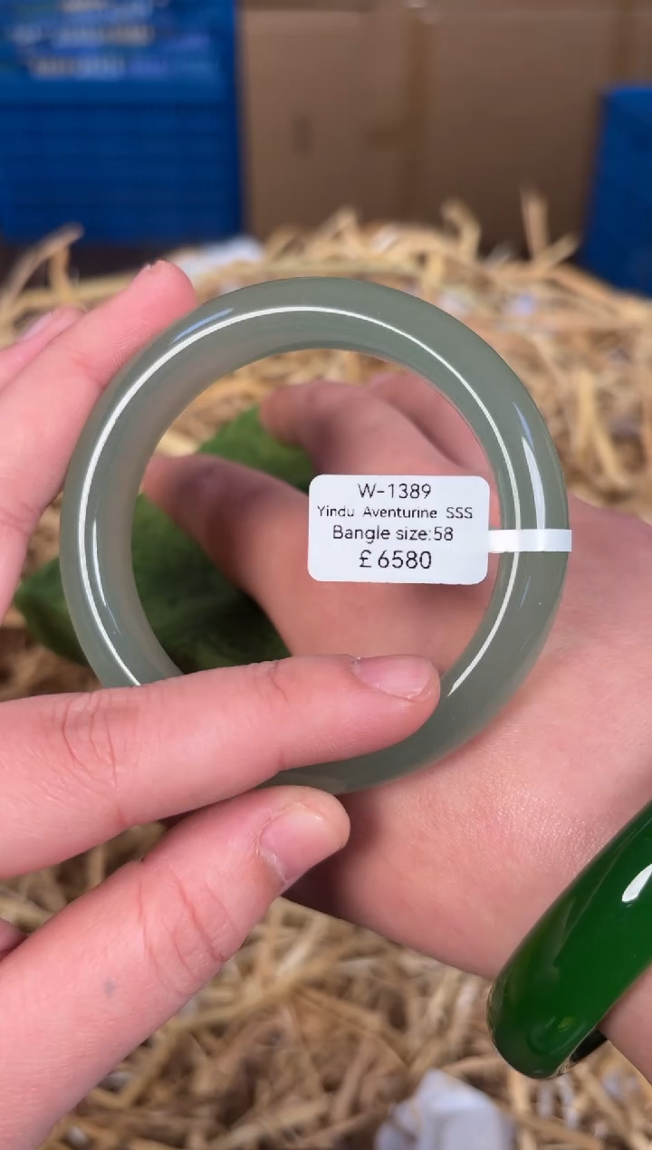 未镶嵌手镯石英质玉W1389