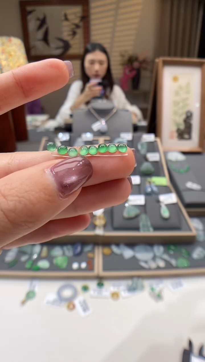 【闪购商品】翡翠颈饰未镶嵌蛋面