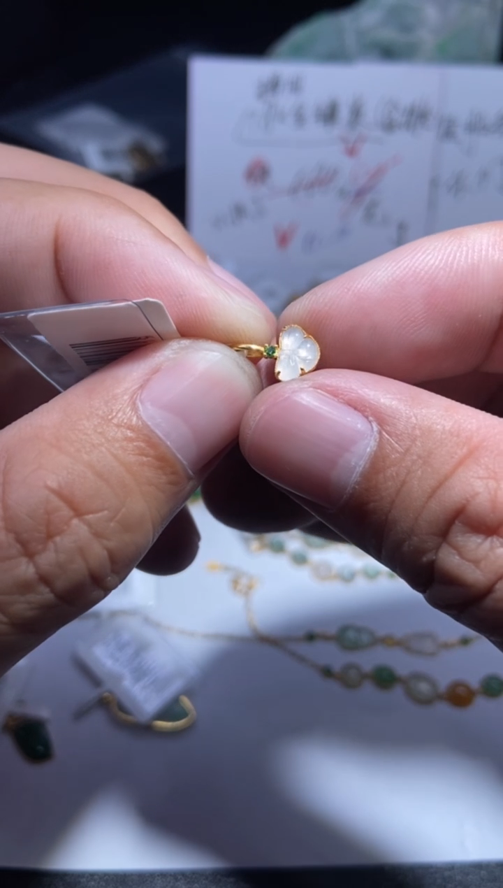 【闪购商品】翡翠吊坠(不含链)18K金镶嵌1