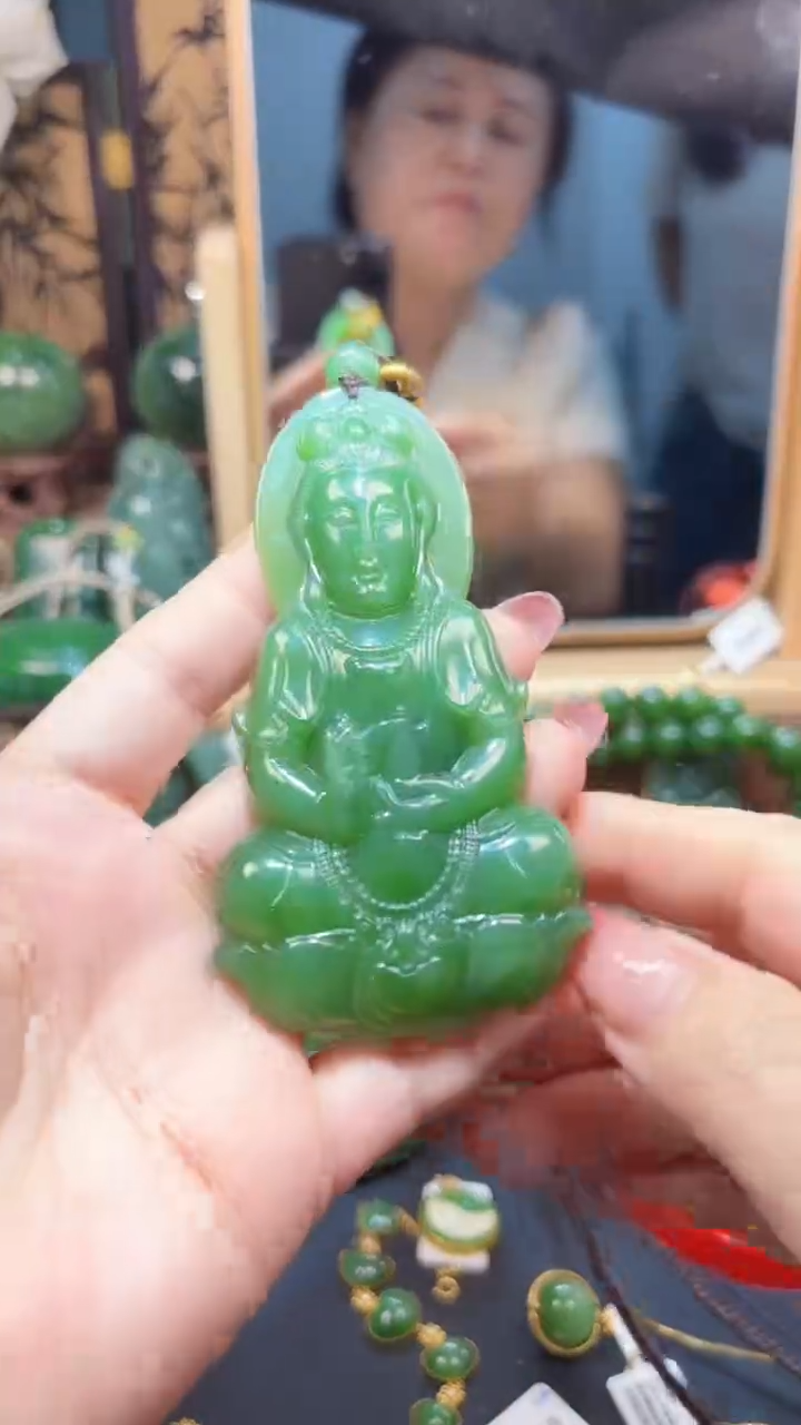 和田玉（碧玉）未镶嵌颈饰1