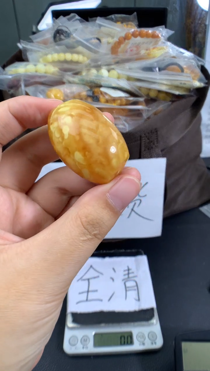 琥珀未镶嵌珠宝奇石1