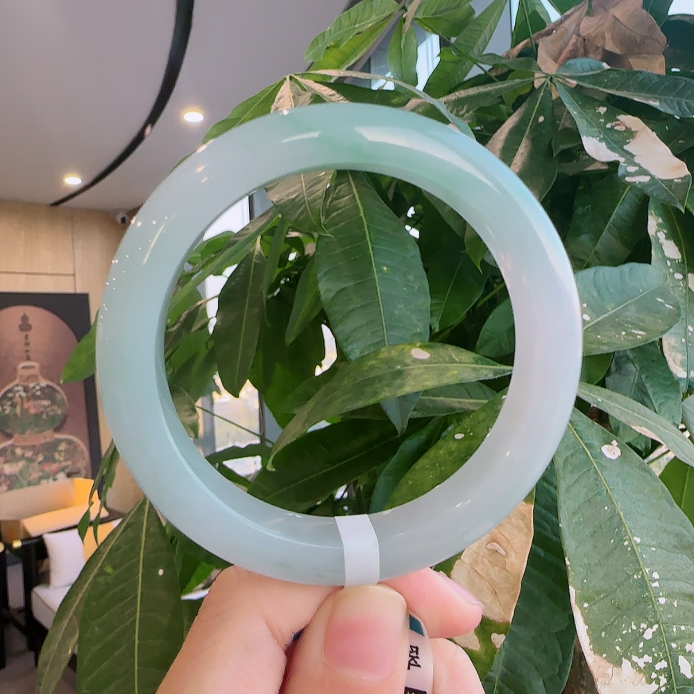 缅甸A货翡翠手镯编号056圈口55条宽11条厚8.6