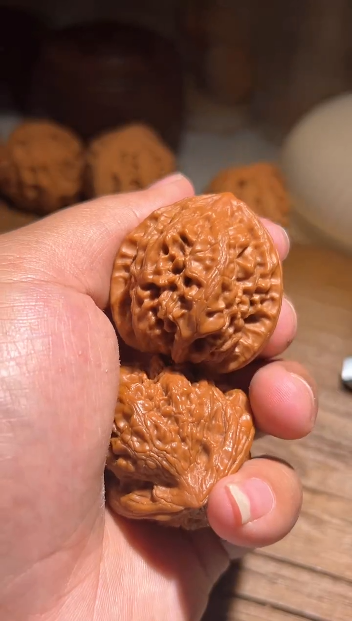 【闪购商品】文玩核桃吊坠chi木大150