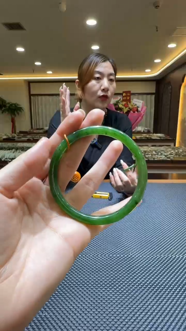 颈饰未镶嵌和田玉手镯60