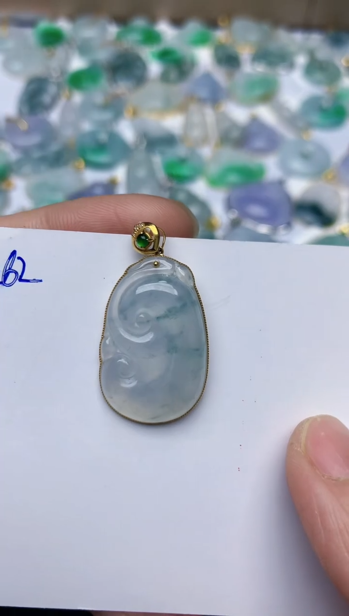 【闪购商品】翡翠颈饰18K金镶嵌天然翡翠A货