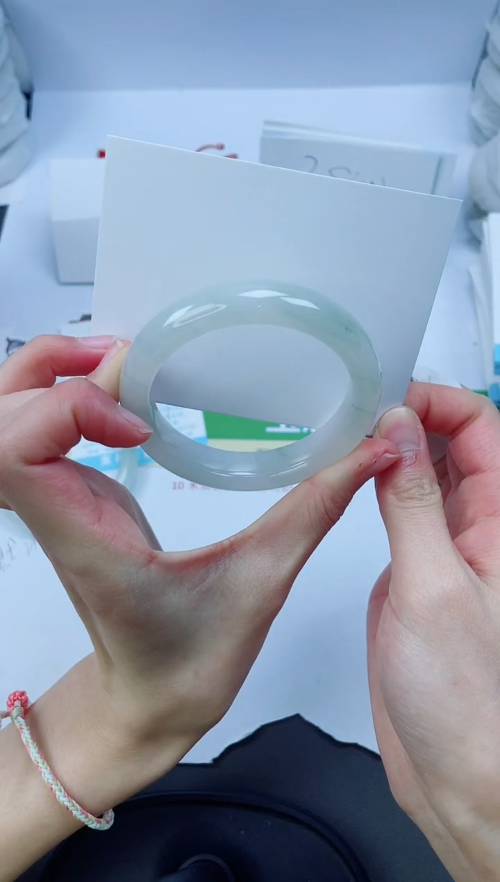 【闪购商品】石英质玉手镯未镶嵌160-54.4