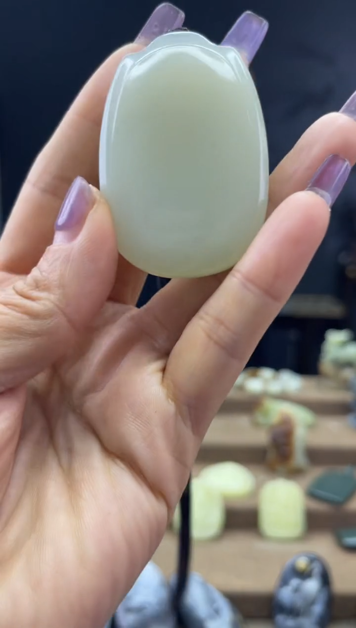 颈饰未镶嵌和田玉1