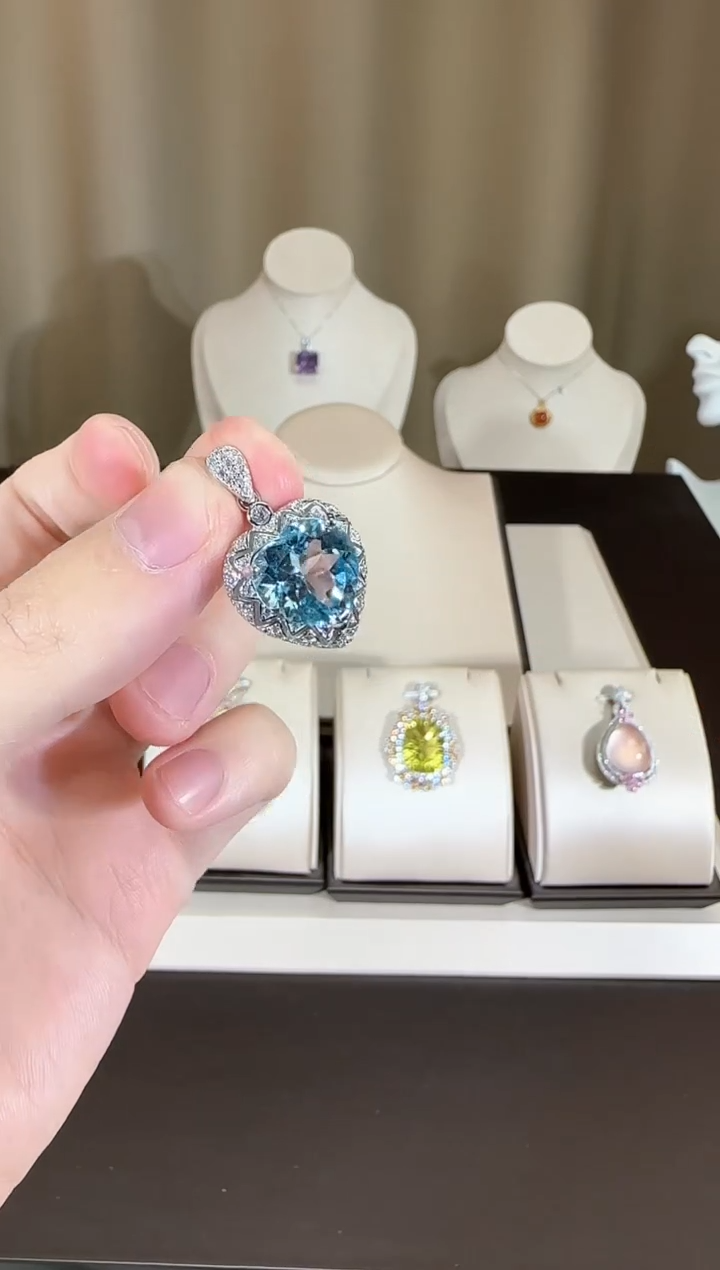 【闪购商品】托帕石颈饰银S925镶嵌12mm