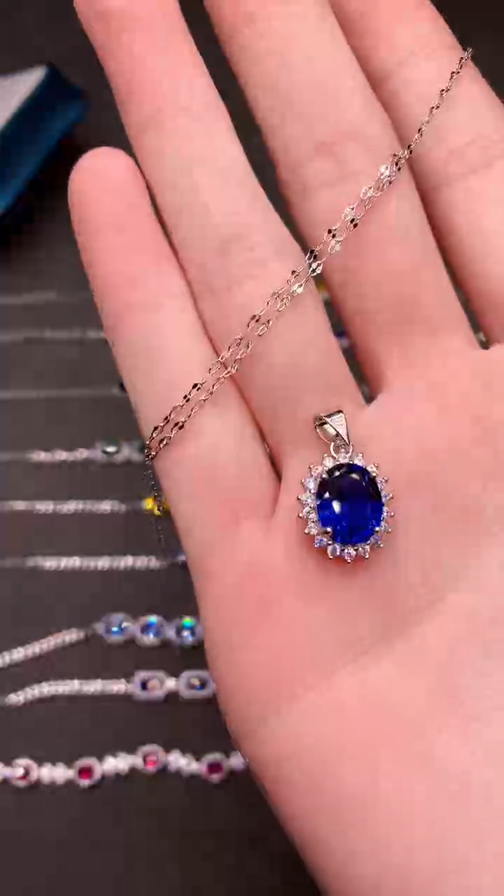 【闪购商品】蓝宝石颈饰银S925镶嵌.........