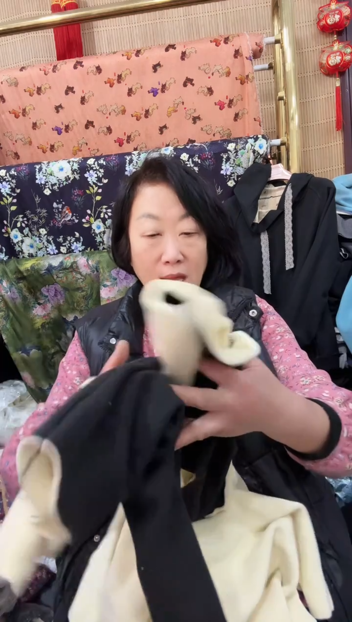 女士黑色芭比裤缝好后裆两条