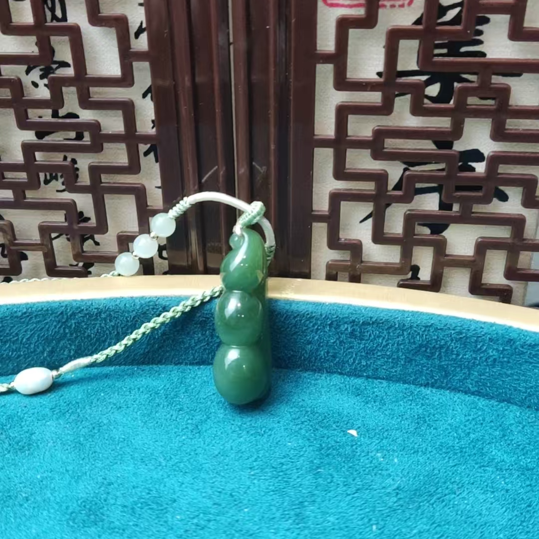 和田玉碧玉猫眼福豆吊坠