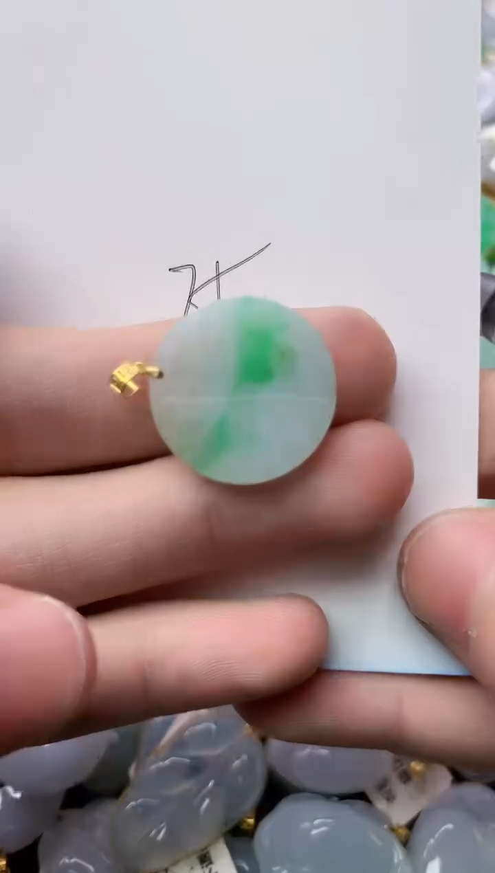 【闪购商品】翡翠颈饰18K金镶嵌57........