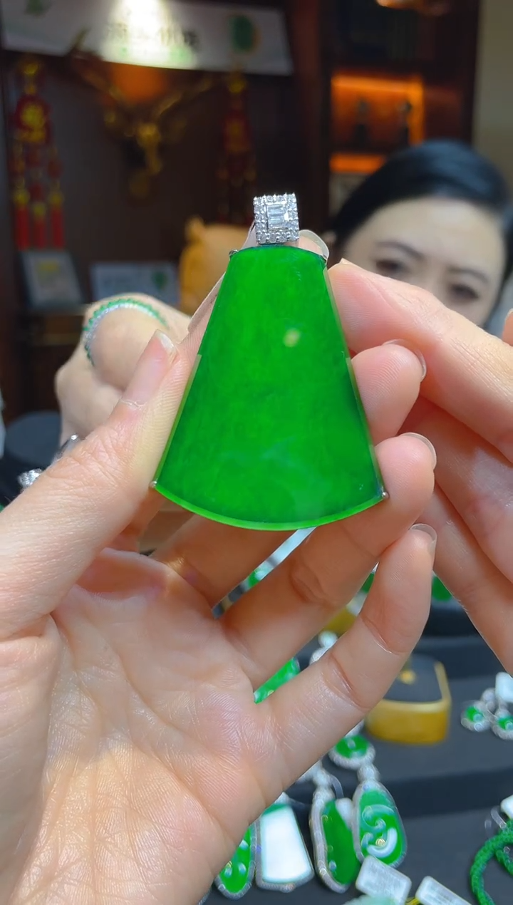 【闪购商品】翡翠颈饰银S925镶嵌119679天然A货翡翠无事牌