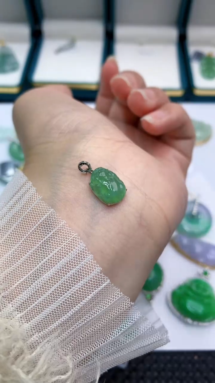 【闪购商品】翡翠颈饰18K金镶嵌            8