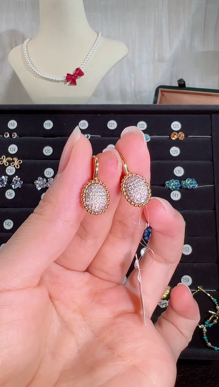 18K金镶嵌耳饰钻石BE8967#-W+Y#134