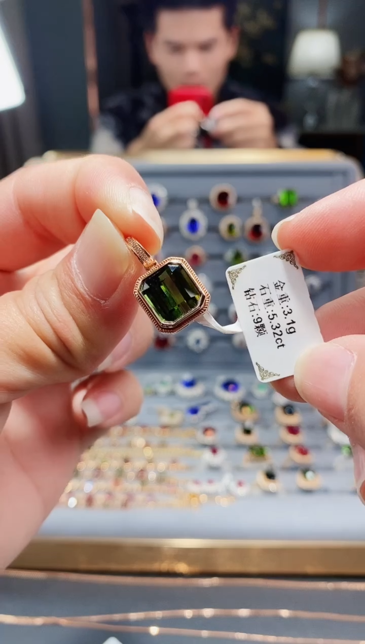 【闪购商品】碧玺颈饰18K金镶嵌5.32.