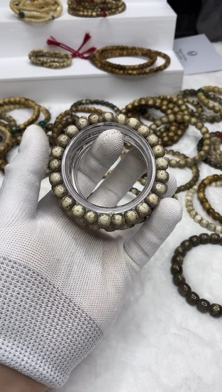 星月菩提手串191   石玉料眼睛9*8mm