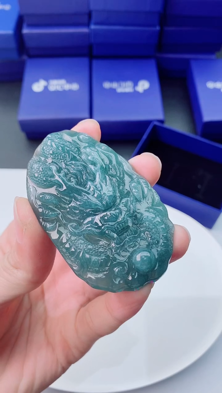 【闪购商品】翡翠颈饰未镶嵌         