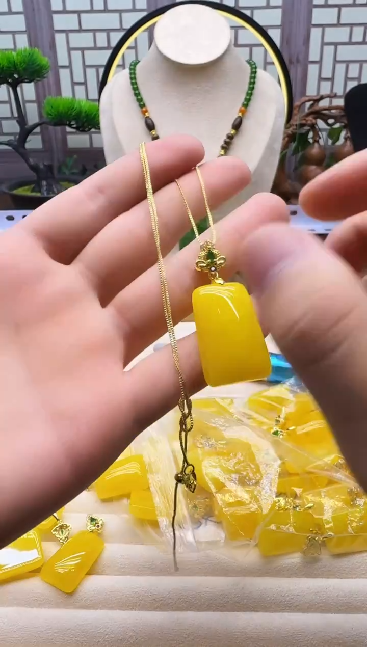 蜜蜡吊坠(赠链)14K金镶嵌L78   