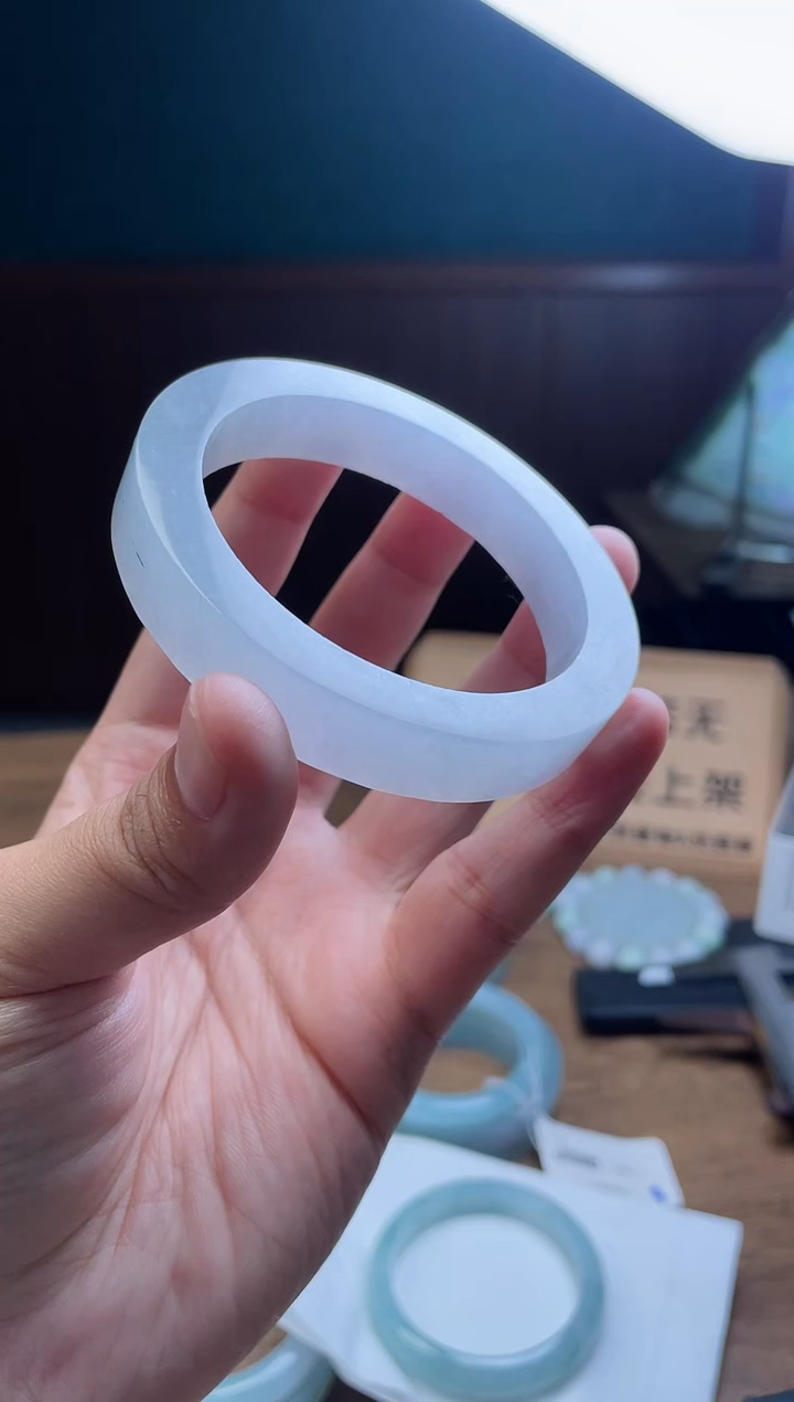 【闪购商品】定制翡翠手镯未镶嵌定制