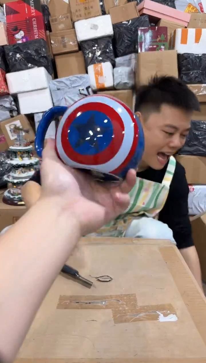 瓷片美盾大肚杯  