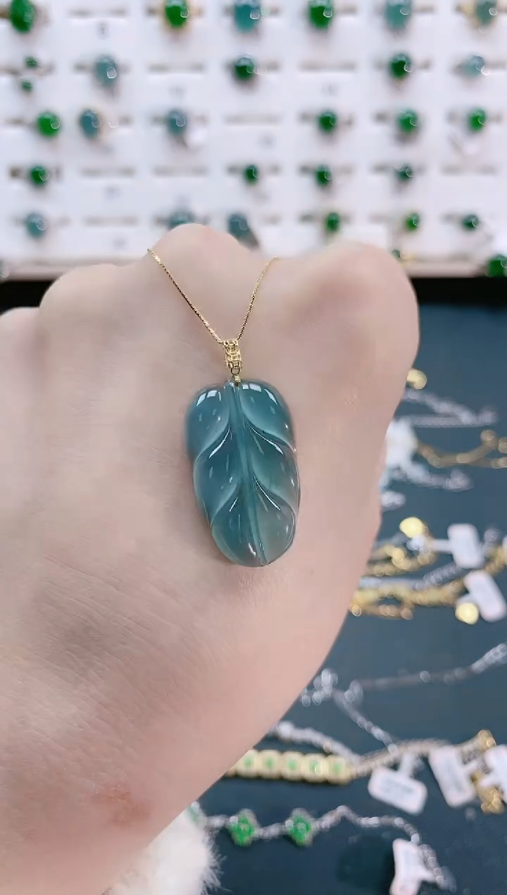 【闪购商品】翡翠颈饰18K金镶嵌天然翡翠