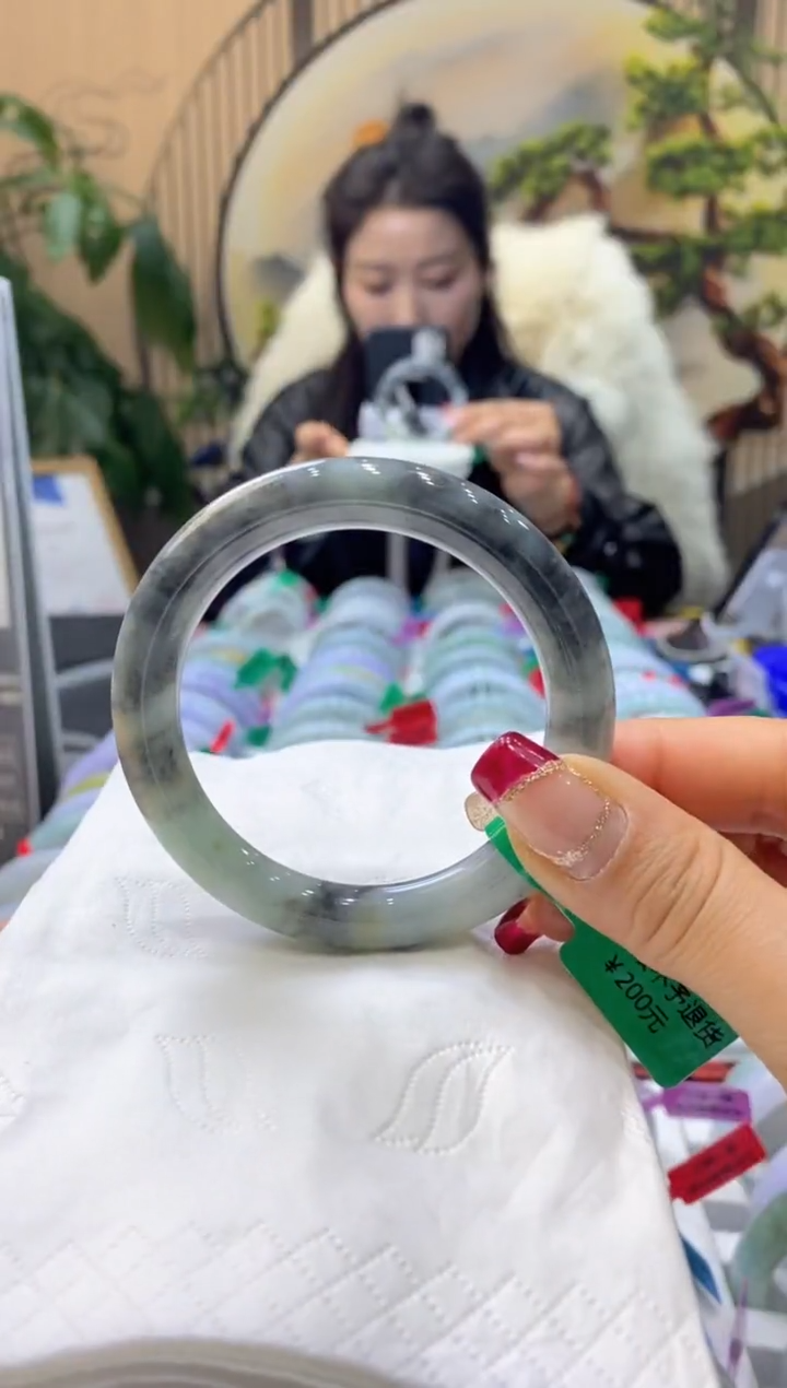 【闪购商品】翡翠手镯未镶嵌99913494