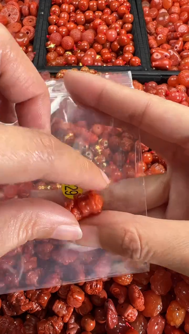 【闪购商品】南红玛瑙颈饰未镶嵌1