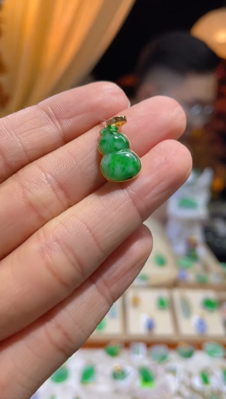【闪购商品】翡翠颈饰18K金镶嵌假一赔三