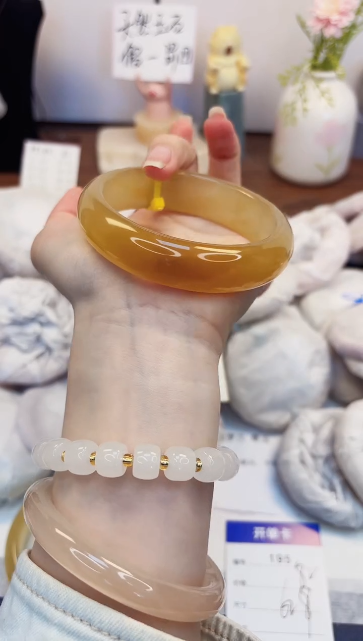 【闪购商品】石英质玉手镯未镶嵌195-财气镯-圈口62