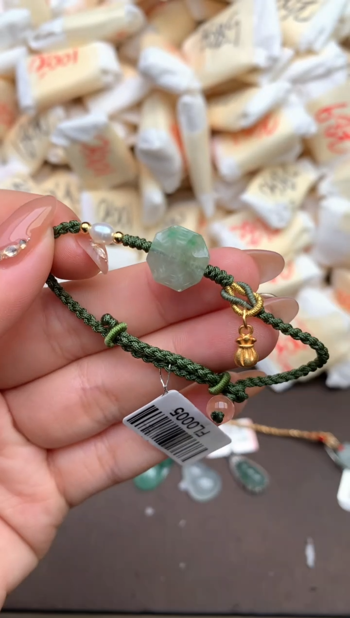 【闪购商品】翡翠手绳未镶嵌 —   