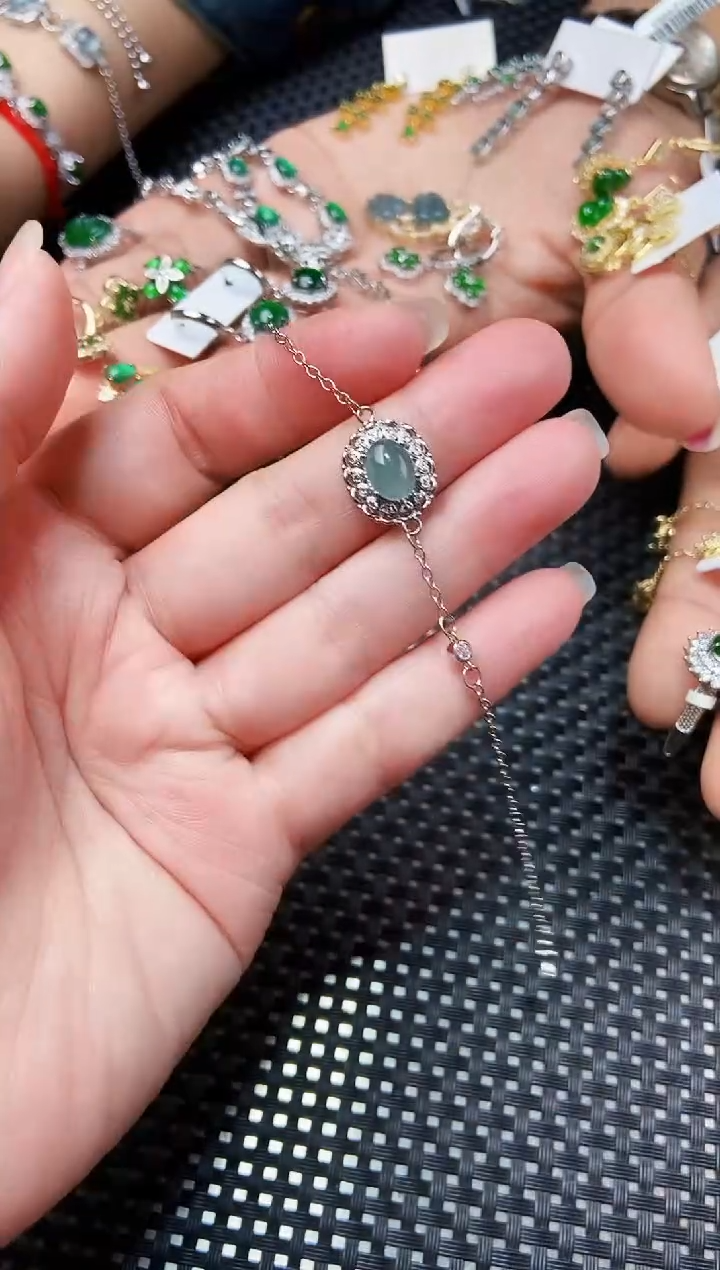【闪购商品】翡翠手链未镶嵌111111111