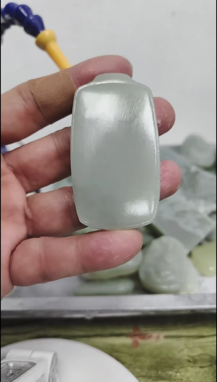 颈饰未镶嵌和田玉2