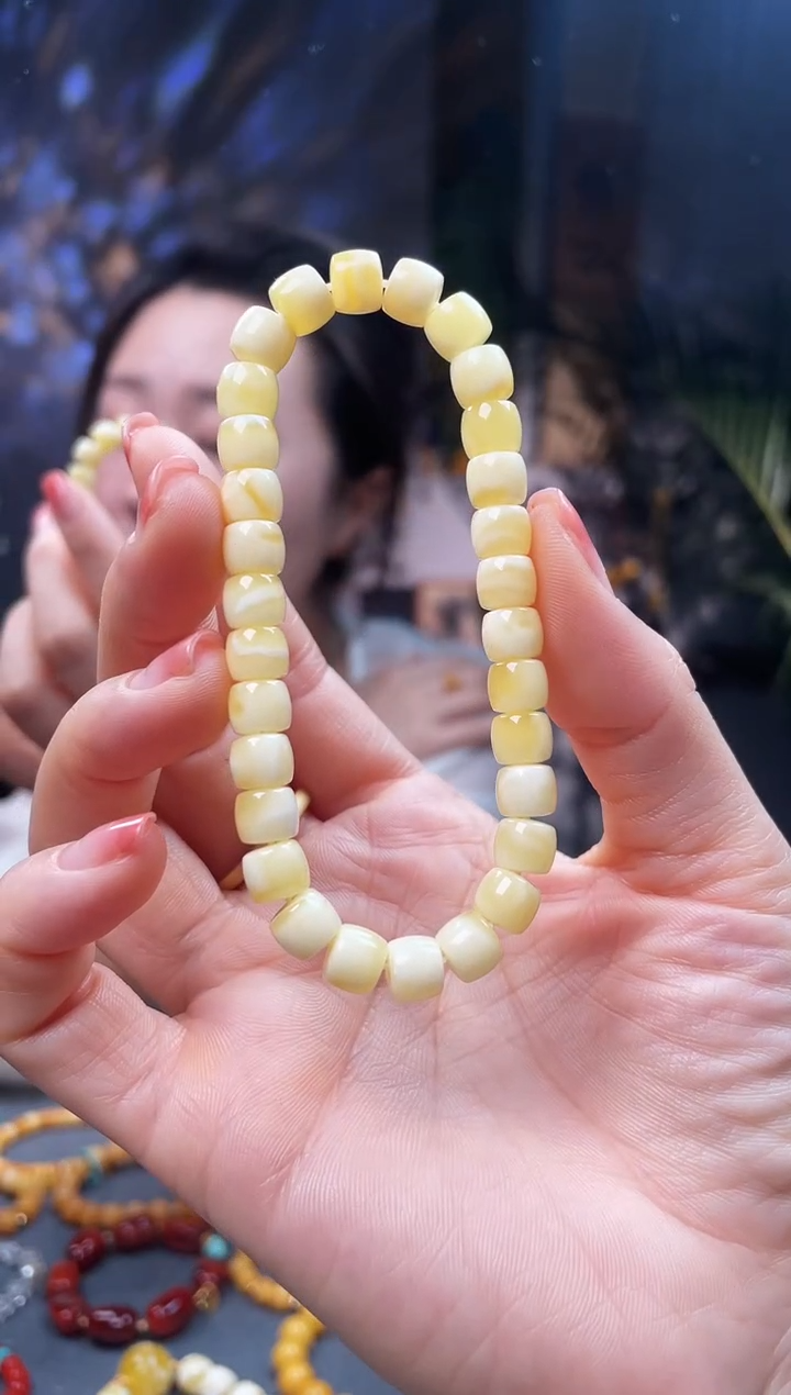 【闪购商品】蜜蜡手绳未镶嵌手链7mm