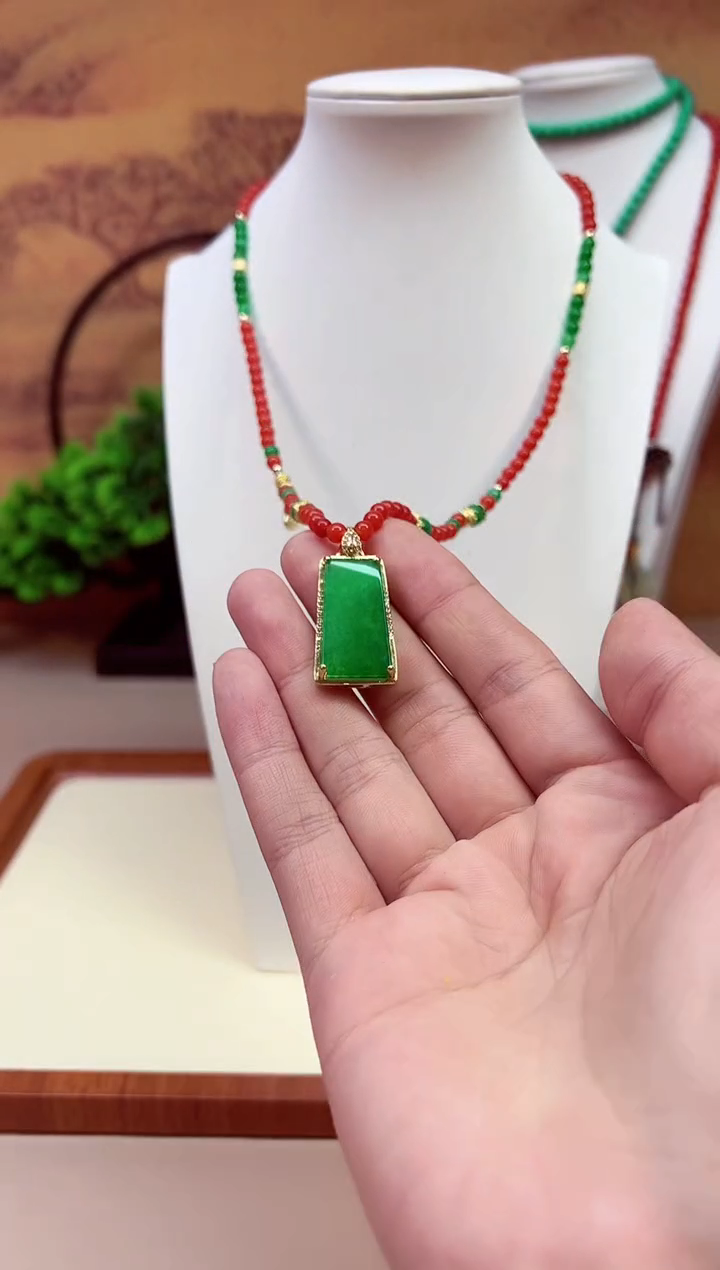 翡翠14K金镶嵌颈饰XXXXXX