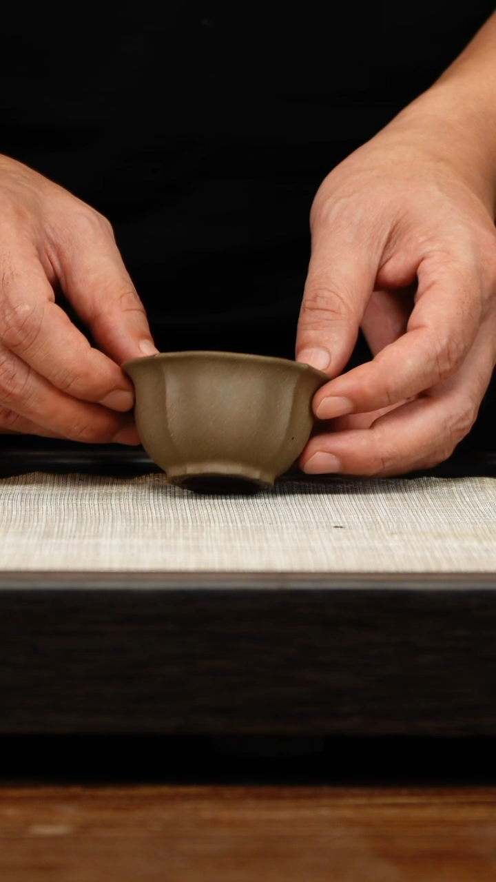茶壶紫砂蟹壳青经纹杯