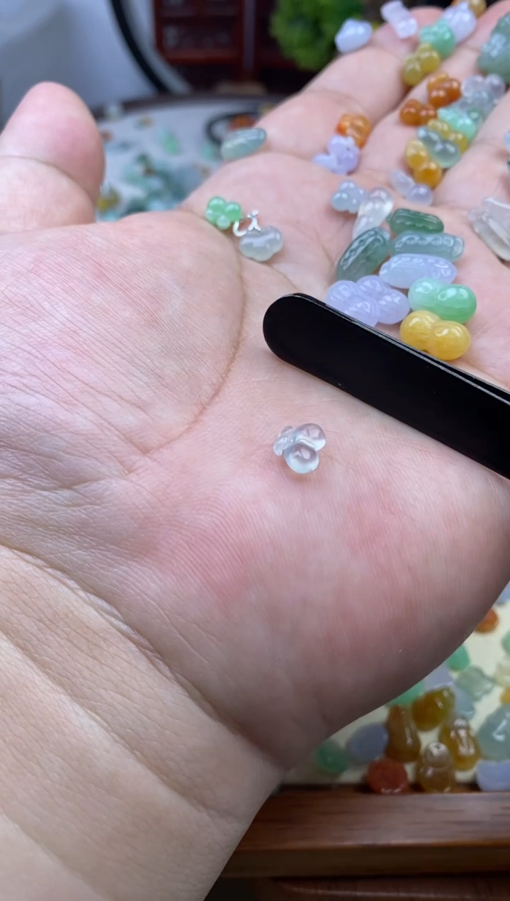 颈饰未镶嵌翡翠m****1翡翠